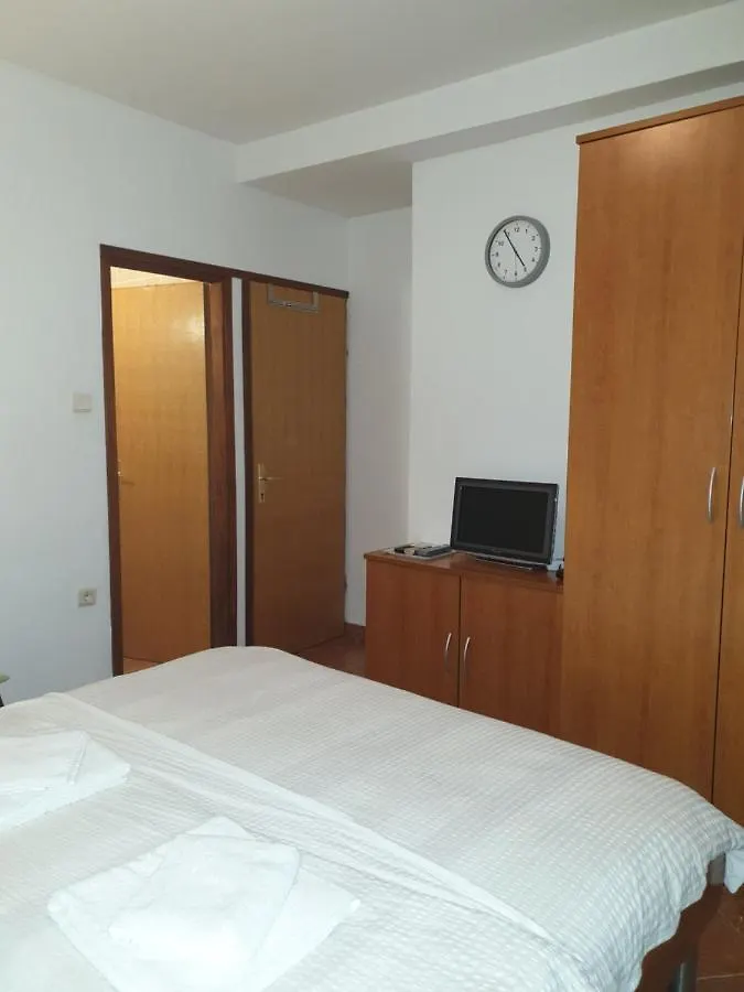 Apartments Ivancic Novi Vinodolski 0*,